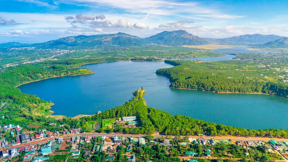 Cảnh quan thiên nhiên đặc trưng của vùng đất Gia Lai, nơi có biển số 81