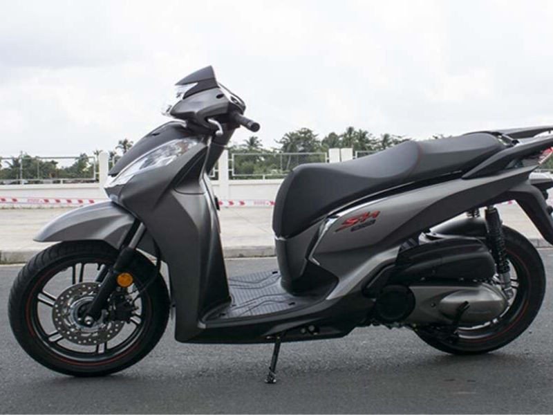 Chân chống cảm ứng điện tử trên một mẫu xe tay ga