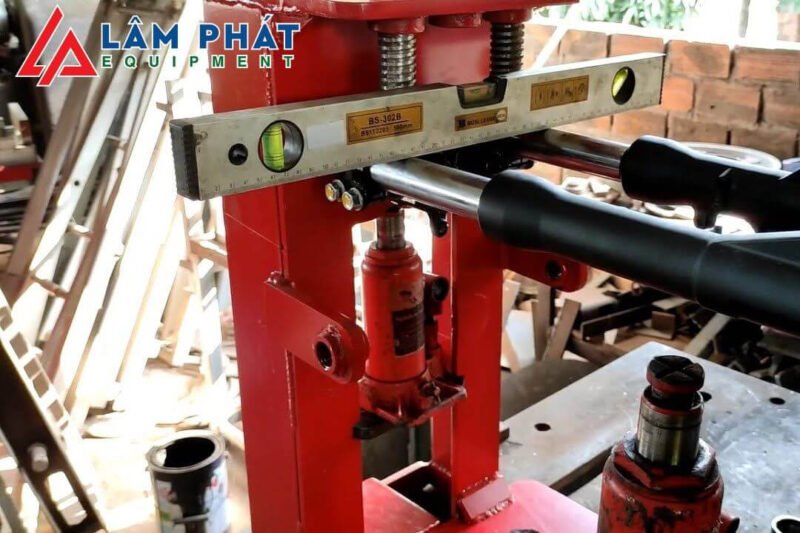 Chi tiết các bộ phận của hệ thống càng xe máy