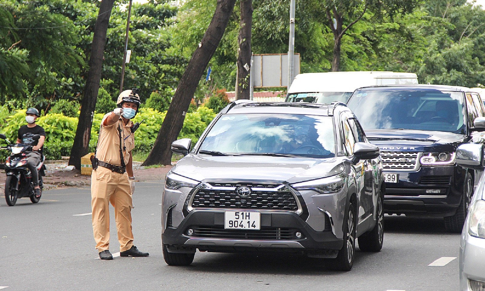 Chi tiết một phần số khung xe ô tô, nơi chứa thông tin quan trọng về tuổi thọ xe