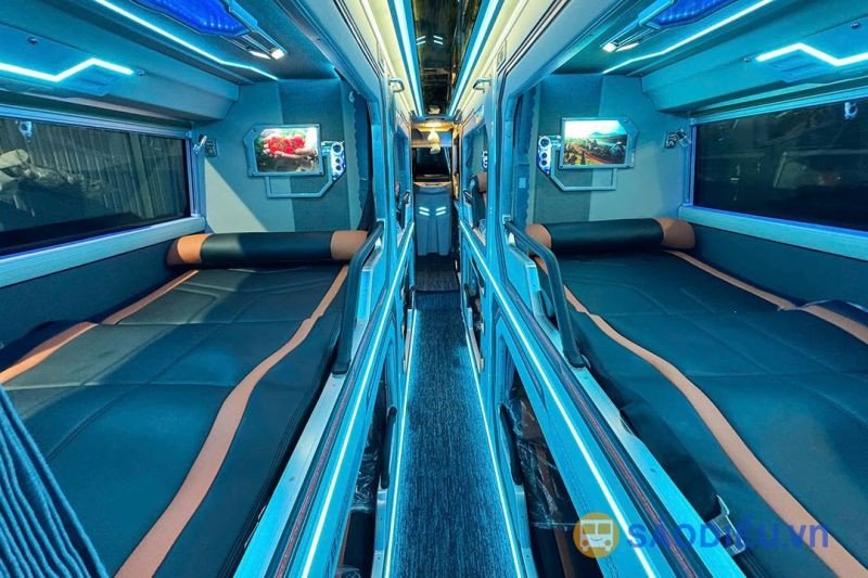 Chi tiết nội thất cabin xe giường nằm cao cấp với TV giải trí riêng