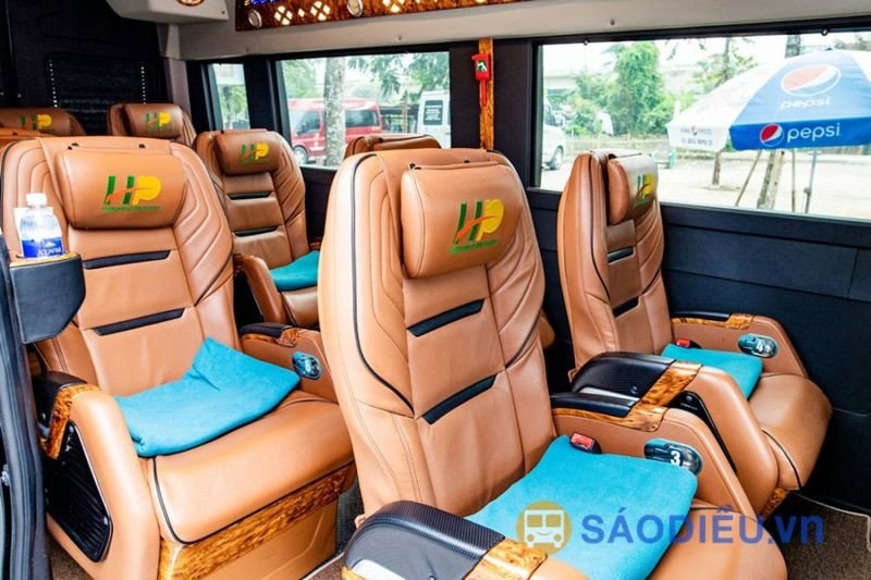 Chi tiết nội thất ghế ngồi rộng rãi của xe limousine