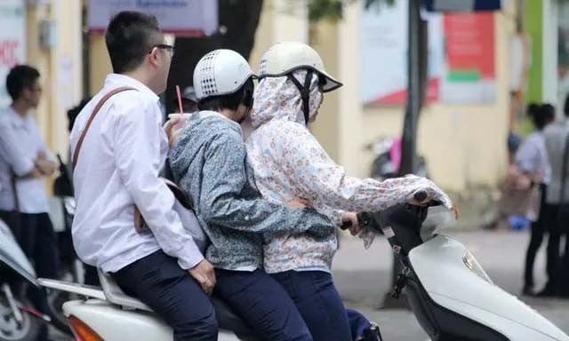 Quy định chở người xe máy: Những thay đổi quan trọng từ 2025