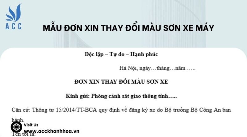 Chủ xe chuẩn bị các giấy tờ cần thiết trước khi làm đơn xin đổi màu sơn xe máy