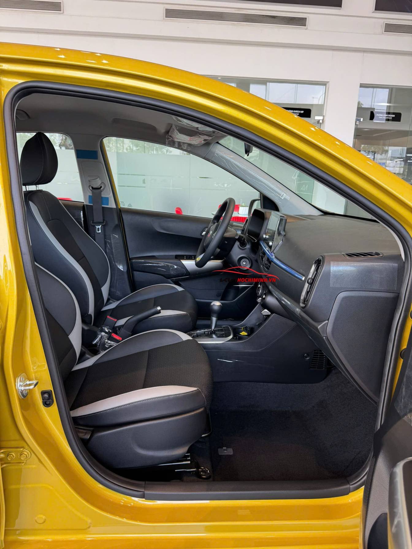 Cổng sạc tiện lợi cho hành khách phía sau