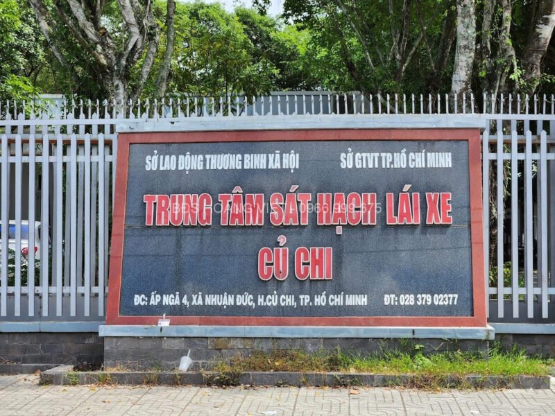 Cổng vào trung tâm sát hạch lái xe Củ Chi