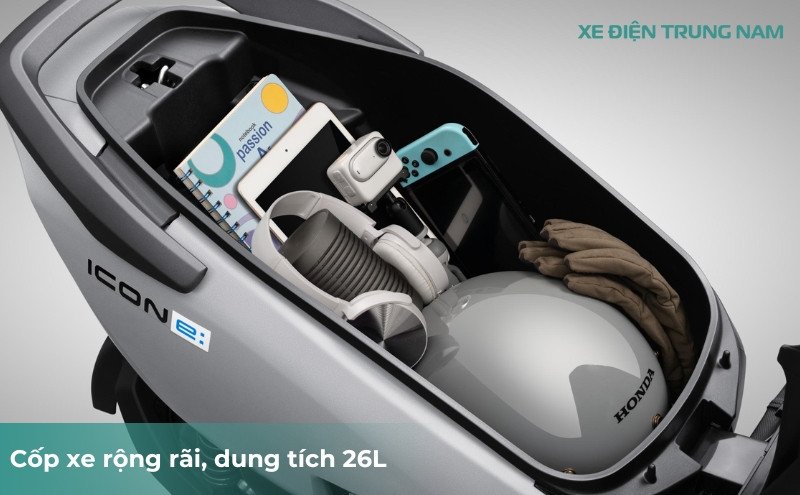 Cốp xe rộng rãi dung tích 26 lít dưới yên xe Honda ICON e