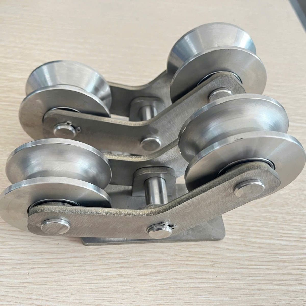 Cụm bánh xe đôi Inox 304 dành cho cổng trượt tải trọng lớn