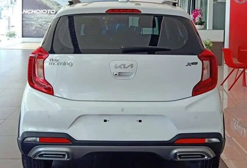 Cụm đèn hậu LED hình chữ C hiện đại trên Kia Morning
