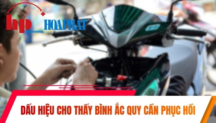Dấu hiệu ắc quy xe máy cần được phục hồi