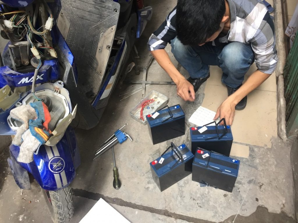 Dấu hiệu xe máy điện cần thay thế pin hoặc ắc quy