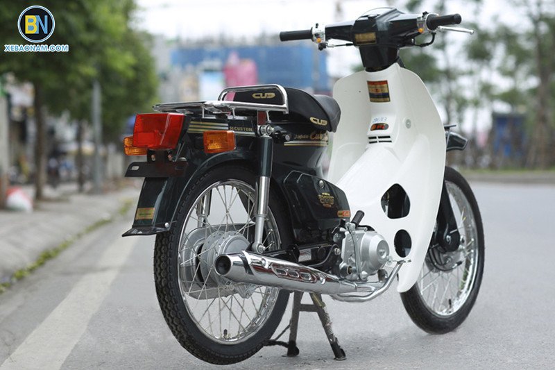 Đèn hậu xe máy cub 82