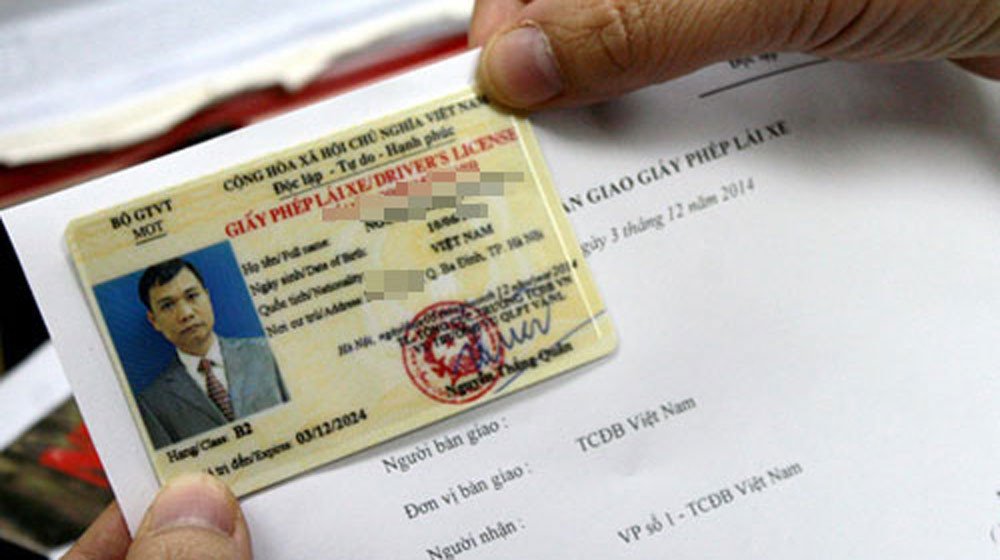 Địa điểm nộp hồ sơ xin cấp lại giấy phép lái xe máy tại Hà Nội và TPHCM