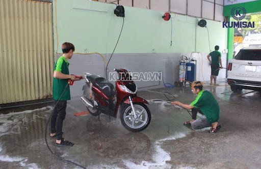 Dịch vụ vệ sinh chi tiết khoang máy xe máy