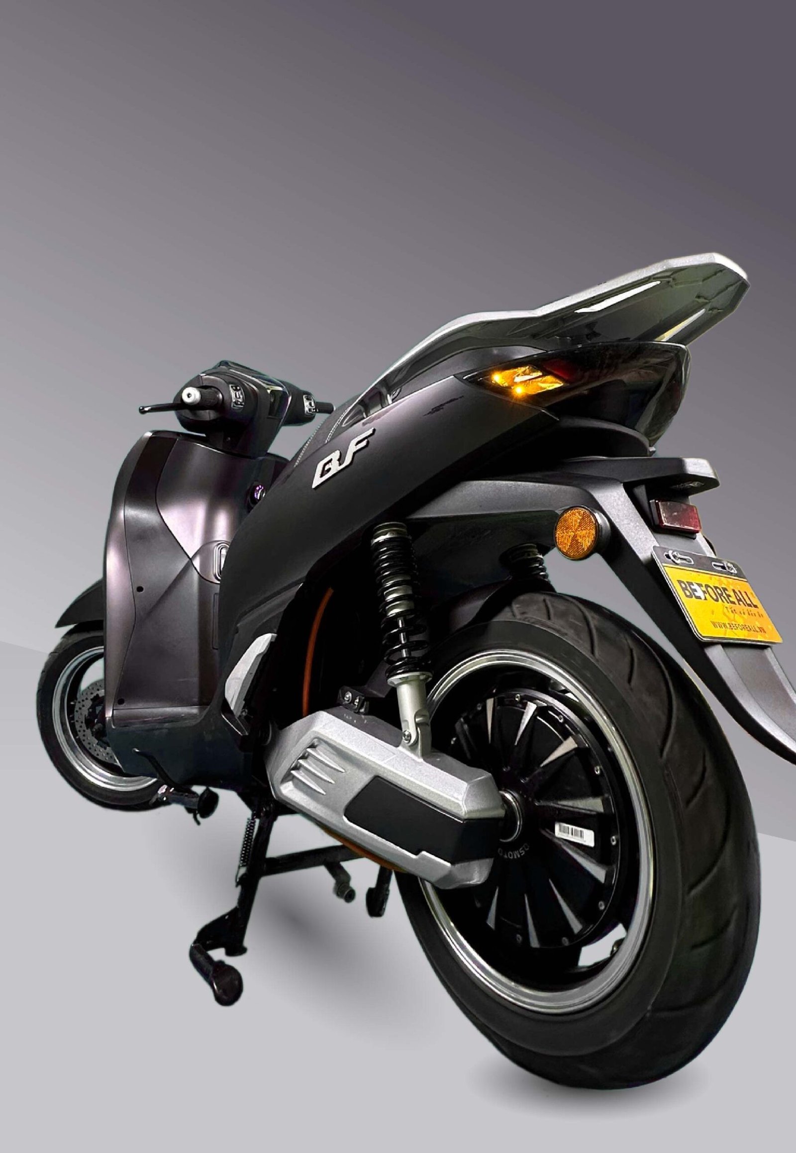 Động cơ mạnh mẽ của xe máy điện BF