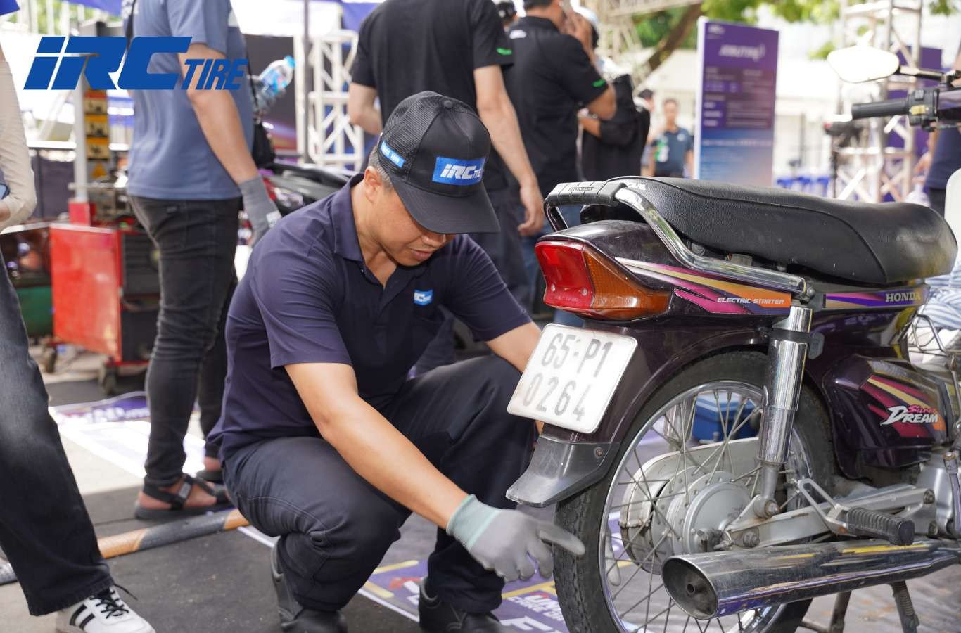 Dụng cụ vá lốp xe máy cơ bản