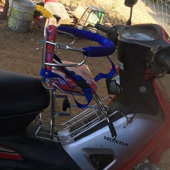 Ghế ngồi xe máy cho bé xe Wave có vòng bảo vệ