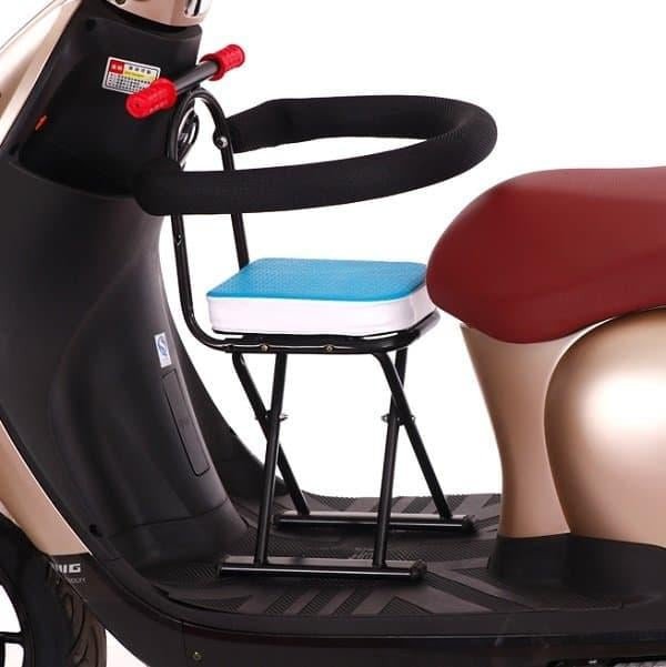 Ghế ngồi xe máy XX01 với thiết kế chân chữ X đơn giản