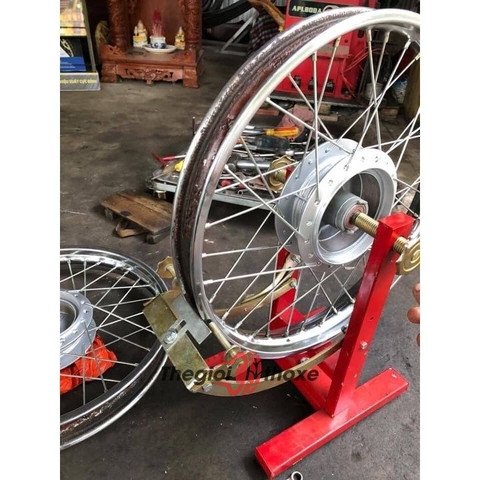 Giá cân vành xe máy chuyên dụng