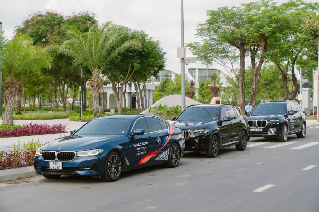 Giá Xe BMW 7 Chỗ Lăn Bánh tại Việt Nam