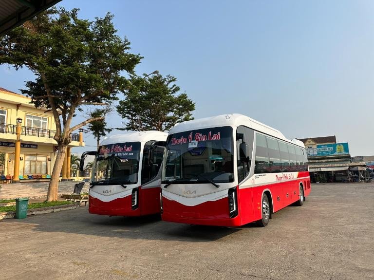 Gọi đến số hotline để đặt vé tiện lợi từ Nhà xe Thuận Ý