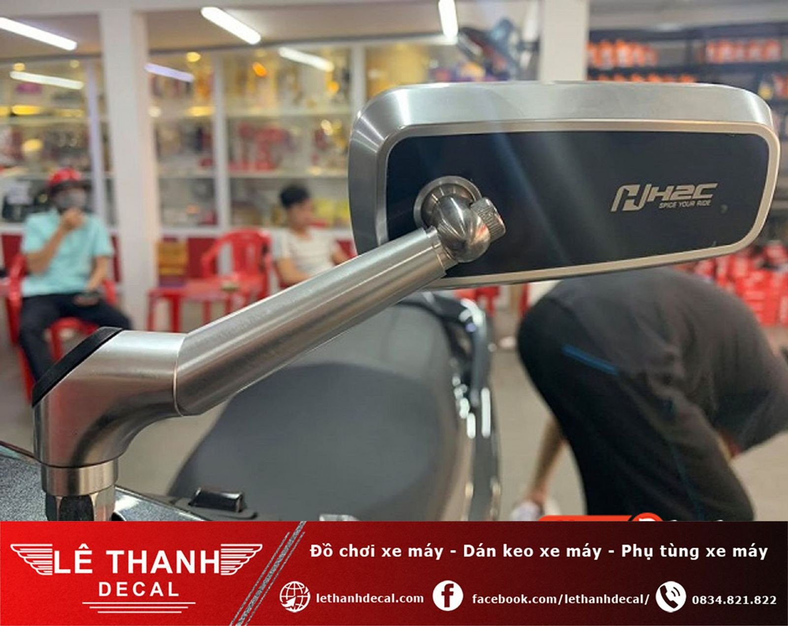 Gương chiếu hậu kiểu H2C vuông với mặt gương sắc nét