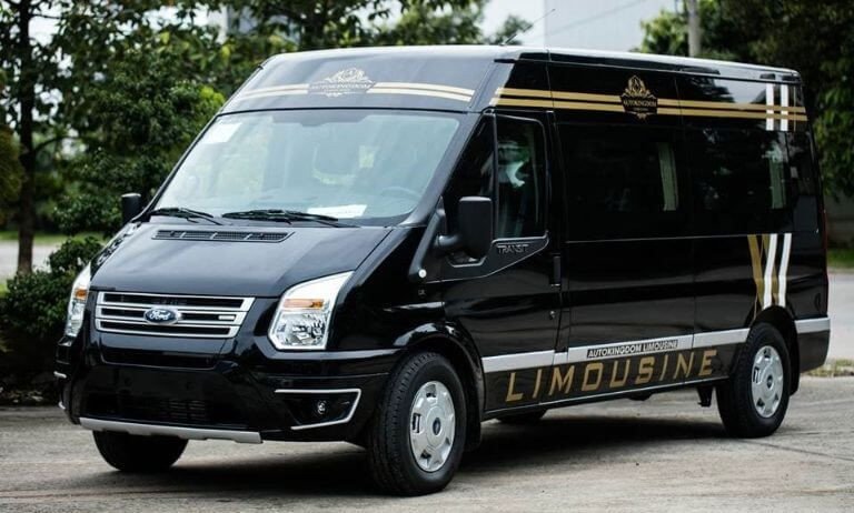 Hàng loạt xe limousine đời mới sẵn sàng phục vụ hành khách