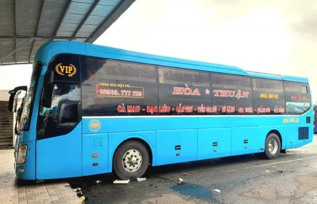 Hành khách lên xe giường nằm chất lượng cao chuẩn bị khởi hành từ Bình Dương đi Cà Mau