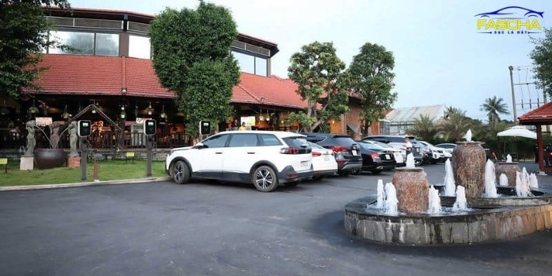 Hệ thống các trụ sạc xe điện đang phát triển nhanh chóng tại Việt Nam