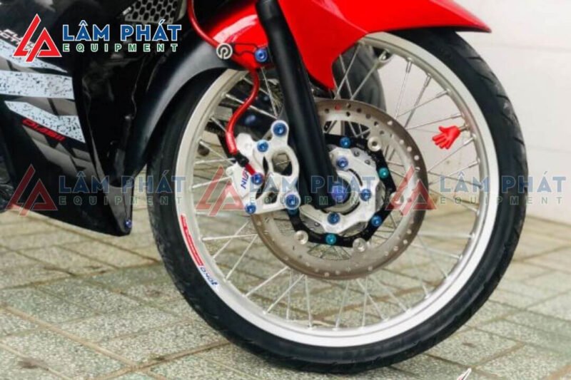 Hệ thống căm xe máy tạo nên kết cấu chịu lực cho bánh xe