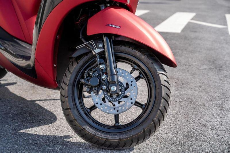 Hệ thống phanh đĩa trước an toàn của Grande