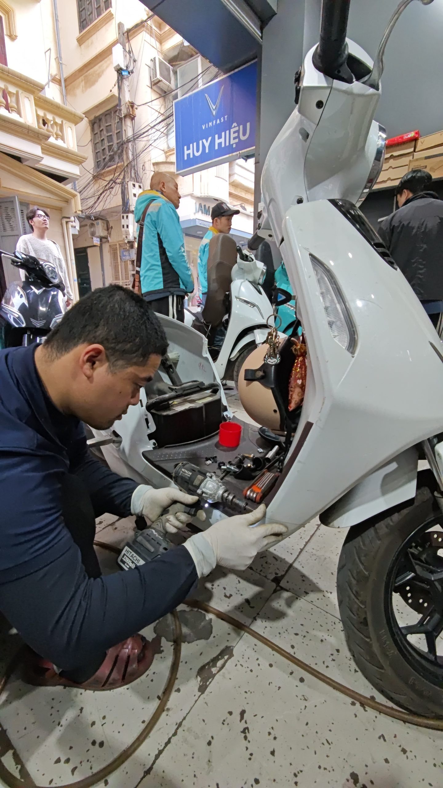 Hình ảnh bảo dưỡng định kỳ cho xe điện VinFast