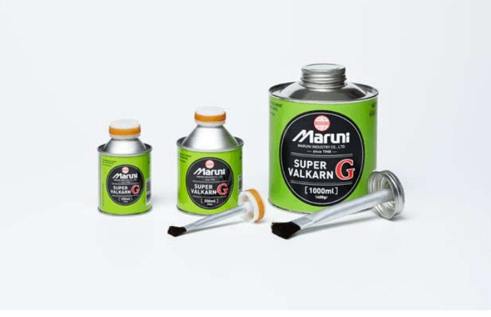 Hình ảnh bộ dụng cụ vá lốp xe máy chuyên nghiệp bao gồm cả keo và miếng vá