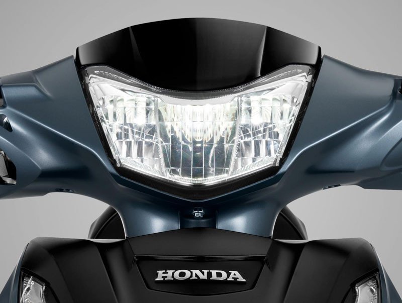 Hình ảnh cận cảnh phần đầu xe Honda Future với đèn pha LED hiện đại