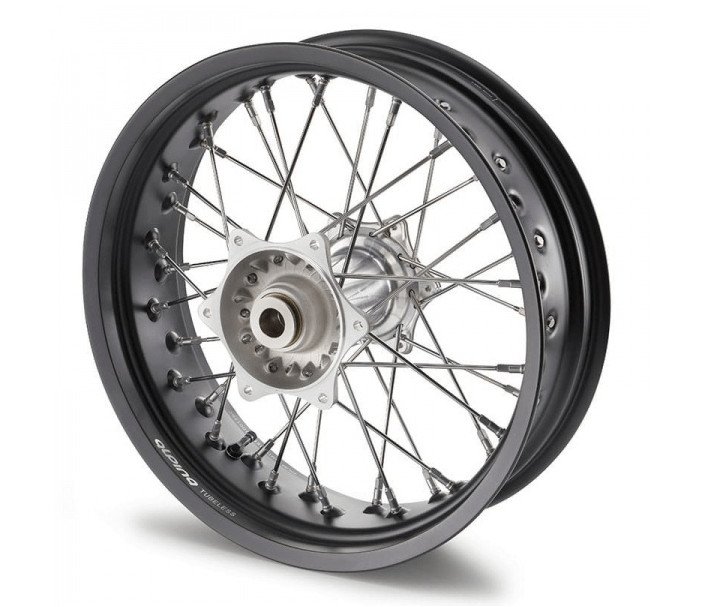 Hình ảnh cấu tạo vành nan hoa xe máy với nhiều nan hoa kết nối giữa trục và vành