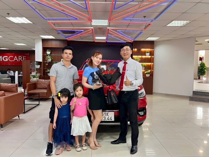 Hình ảnh chi tiết bảng giá niêm yết các phiên bản MG ZS