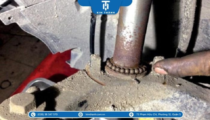 Hình ảnh chi tiết bộ phận chén cổ của xe máy