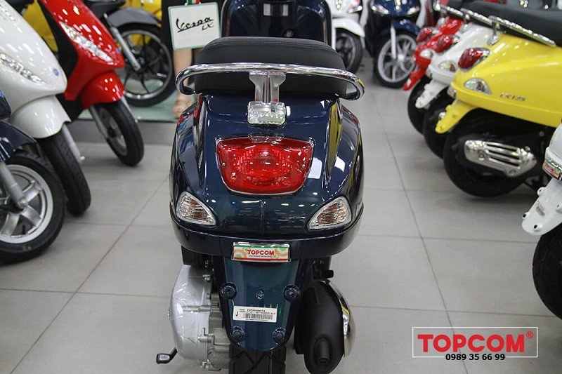 Hình ảnh chi tiết động cơ iGet của xe Vespa LX