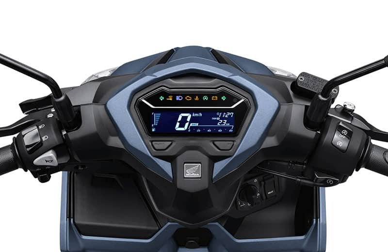 Hình ảnh chi tiết hộc chứa đồ dưới yên xe và cổng sạc USB của Vario 125