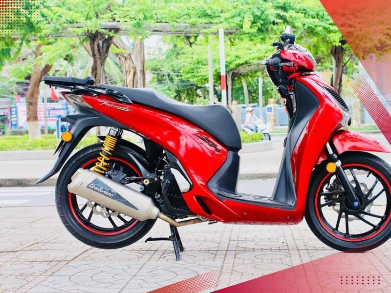 Hình ảnh chi tiết lớp sơn xe máy được bảo vệ bởi lớp phủ bóng chuyên dụng