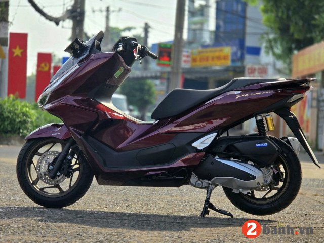 Hình ảnh chi tiết phần đầu xe Honda PCX 150 thể hiện thiết kế hiện đại