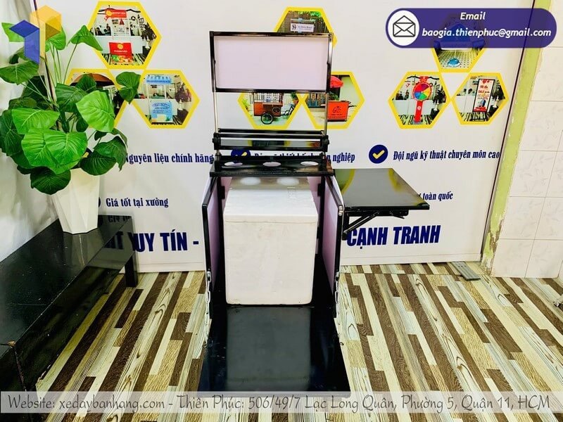 Hình ảnh chi tiết thùng bán cafe tiêu chuẩn được lắp trên xe máy