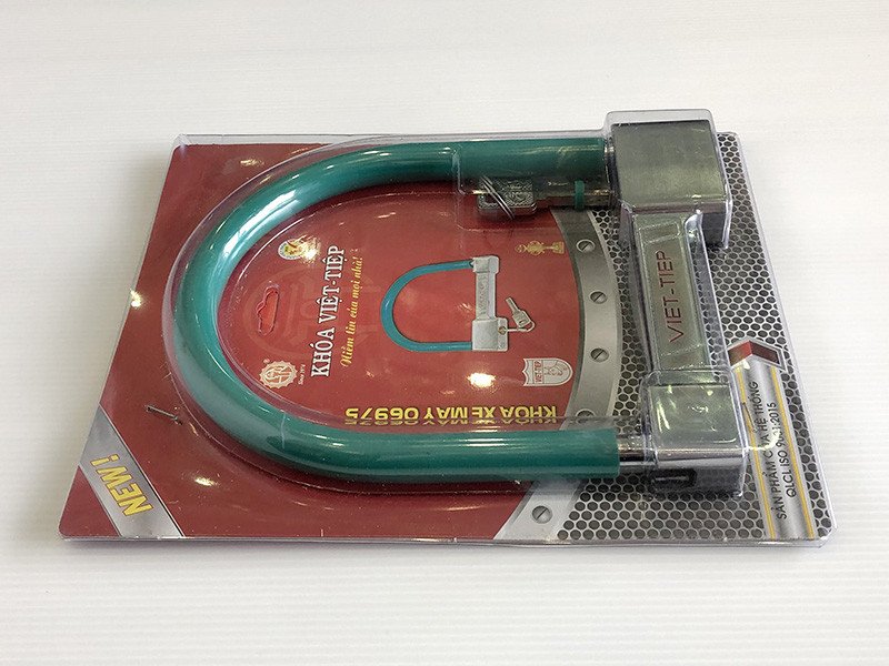 Hình ảnh chi tiết về bộ phận chìa khóa và ổ khóa của thiết bị bảo vệ xe máy