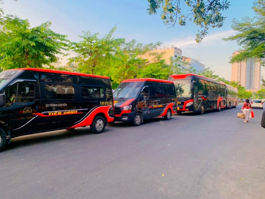 Hình ảnh chiếc xe limousine phòng nằm hiện đại của dịch vụ vận tải