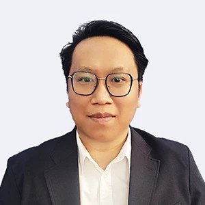 Hình ảnh chuyên gia bảo hiểm đang tư vấn cho khách hàng