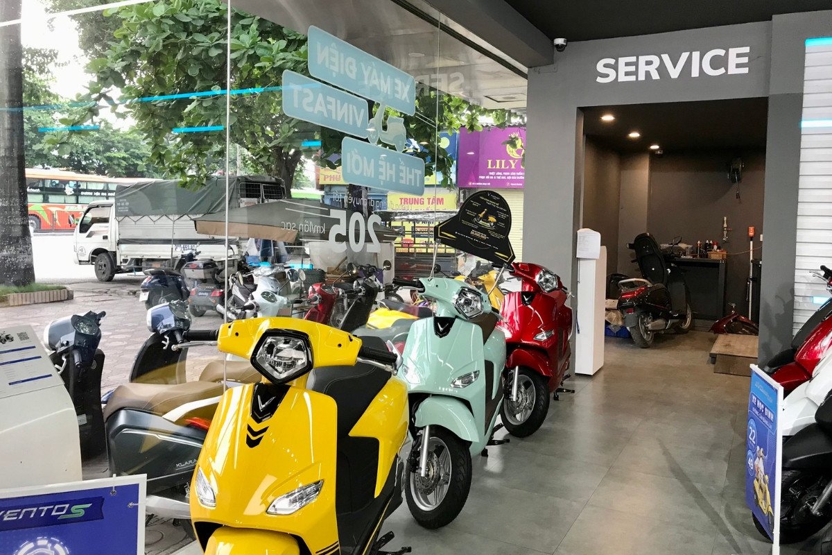Hình ảnh dịch vụ sửa chữa xe máy điện VinFast tại một đại lý
