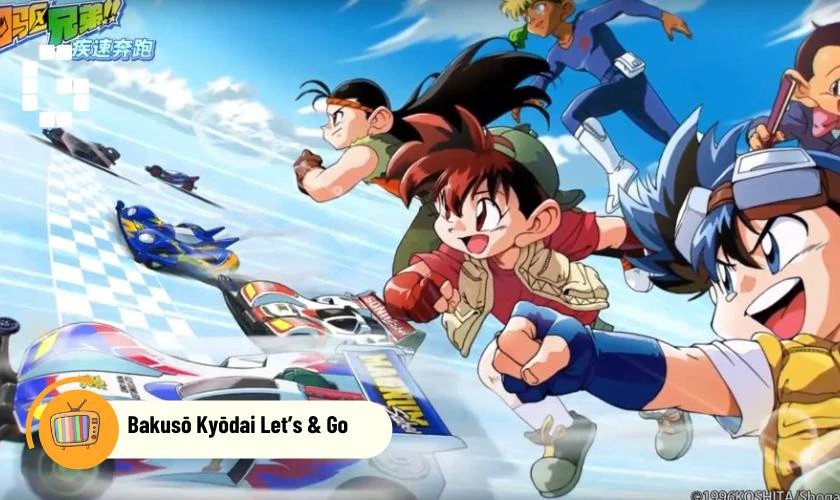 Hình ảnh hai anh em đang thử nghiệm xe đua mô hình trên đường đua