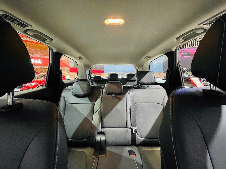 Hình ảnh hàng ghế sau rộng rãi của MG G50