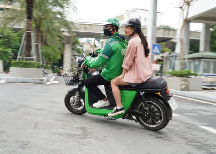 Hình ảnh hướng dẫn chuẩn bị giấy tờ đăng ký xe máy điện