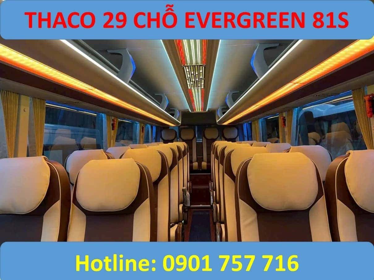 Hình ảnh kiểm tra động cơ xe Thaco 29 chỗ cũ để xác định tình trạng kỹ thuật